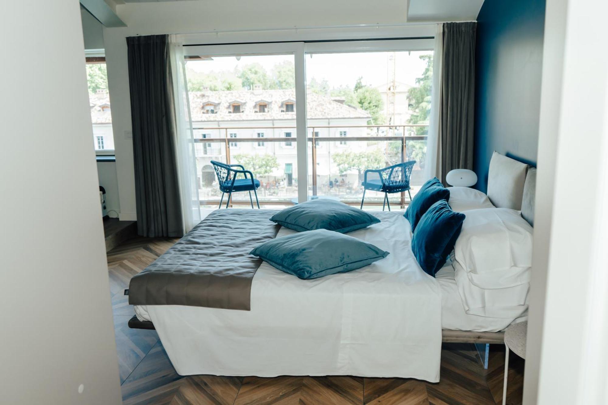 C House Rooms Lake Пескьера-дель-Гарда Экстерьер фото