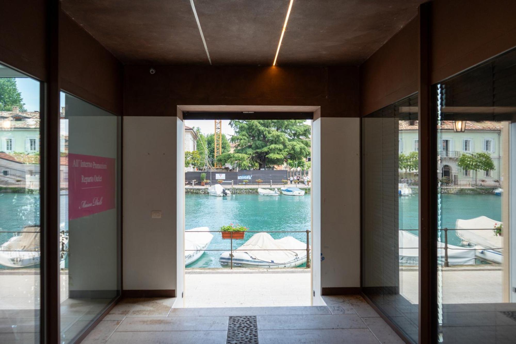 C House Rooms Lake Пескьера-дель-Гарда Экстерьер фото