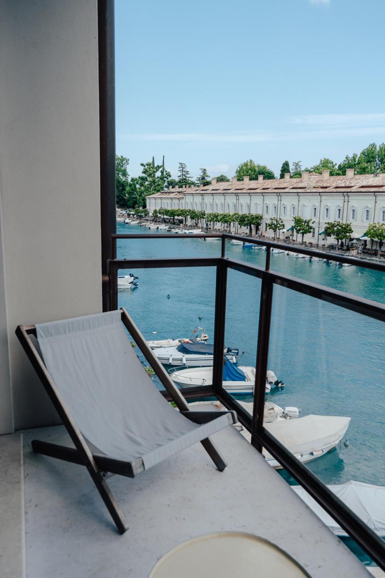 C House Rooms Lake Пескьера-дель-Гарда Экстерьер фото