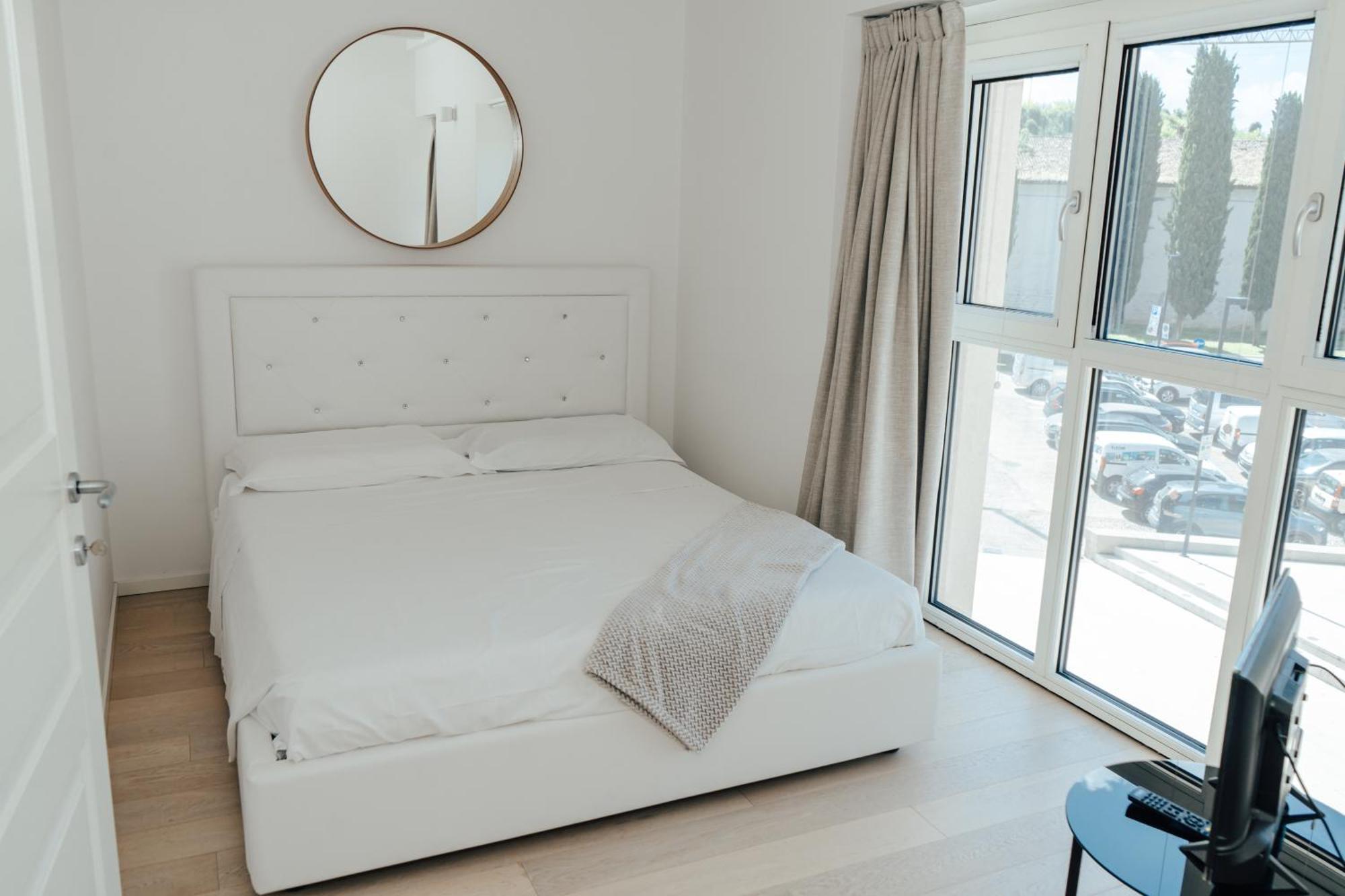 C House Rooms Lake Пескьера-дель-Гарда Экстерьер фото