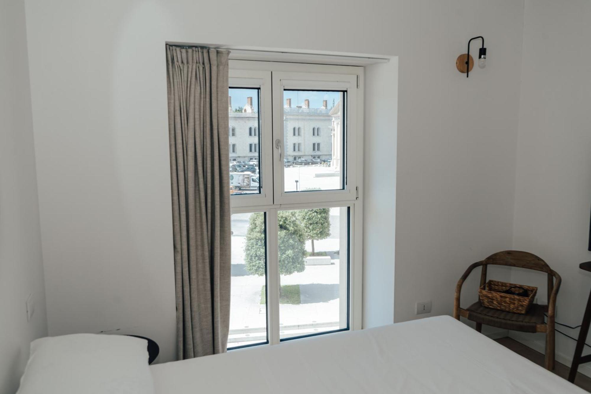 C House Rooms Lake Пескьера-дель-Гарда Экстерьер фото