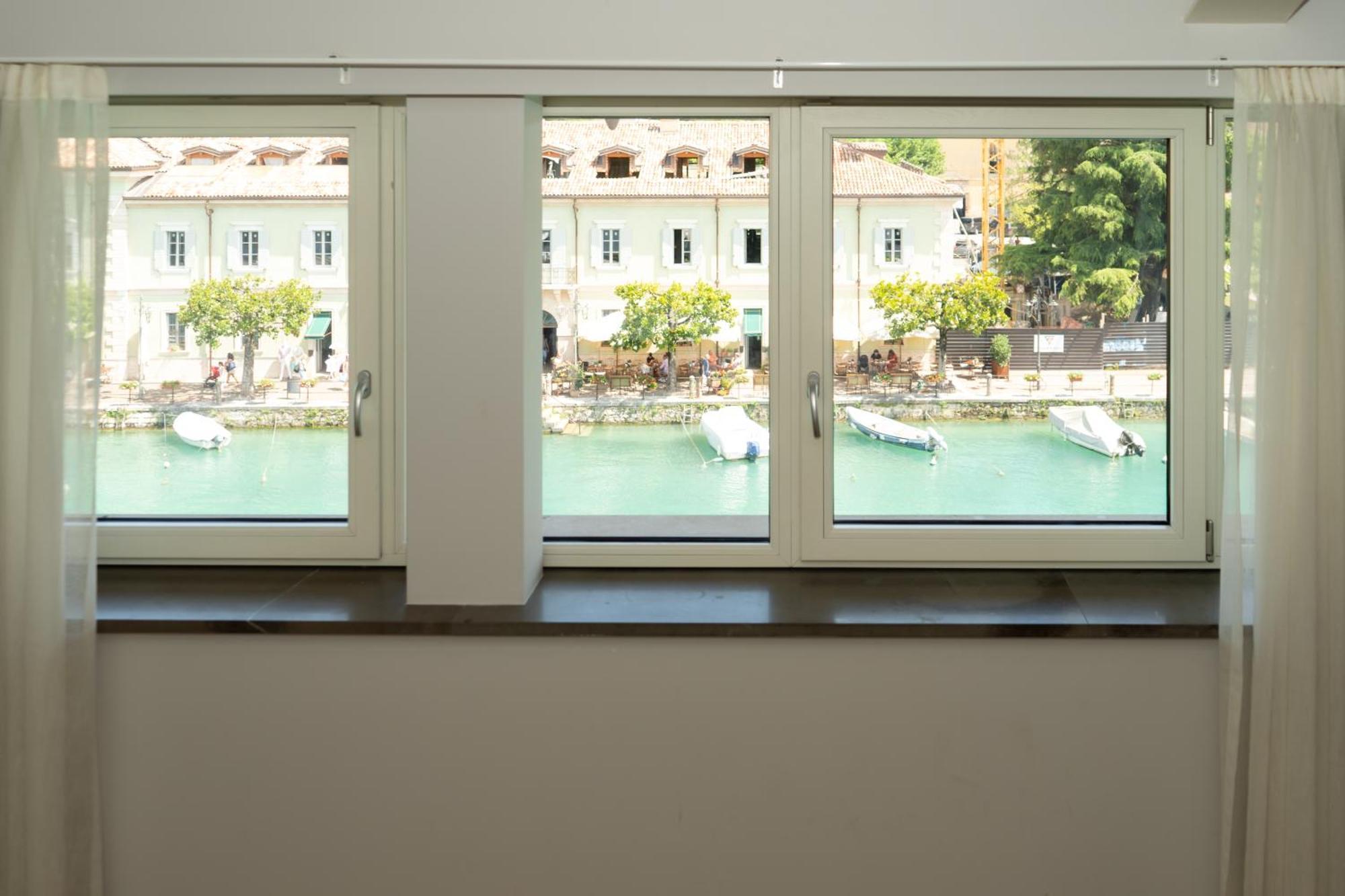 C House Rooms Lake Пескьера-дель-Гарда Экстерьер фото