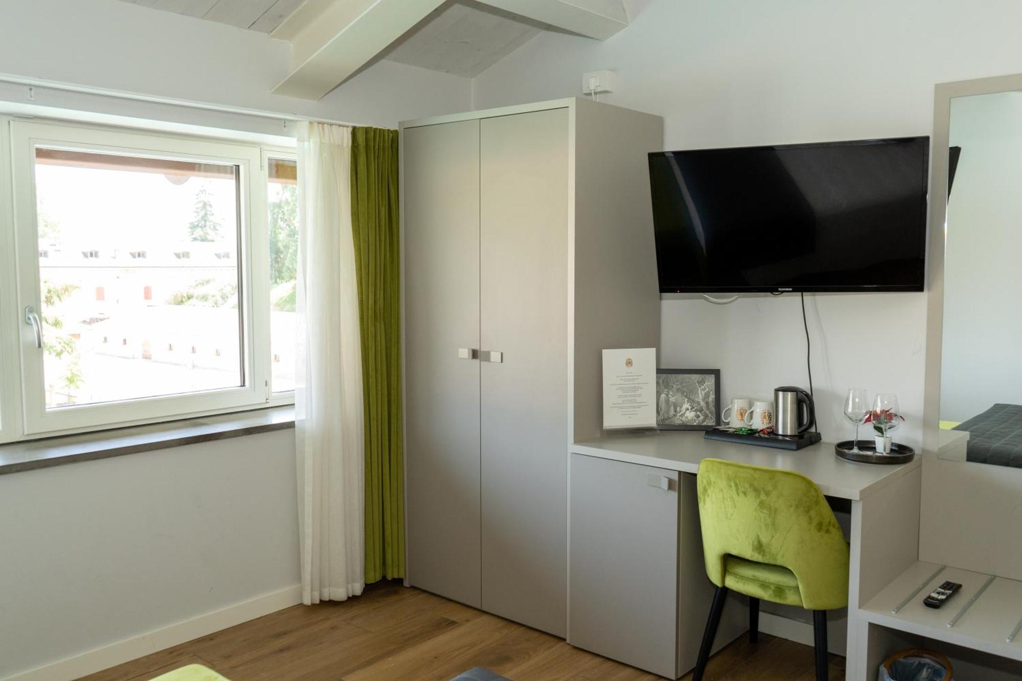 C House Rooms Lake Пескьера-дель-Гарда Экстерьер фото