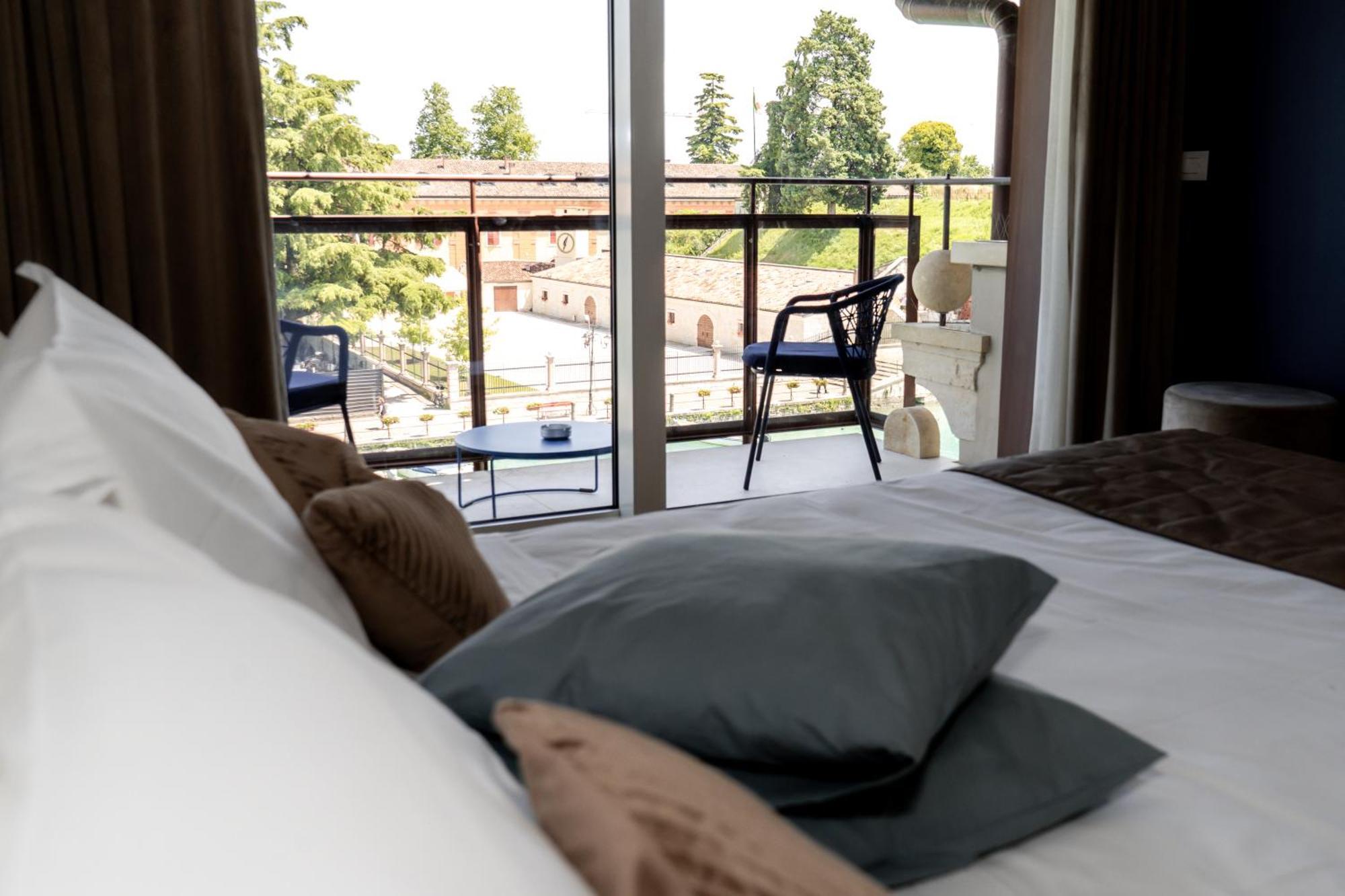 C House Rooms Lake Пескьера-дель-Гарда Экстерьер фото