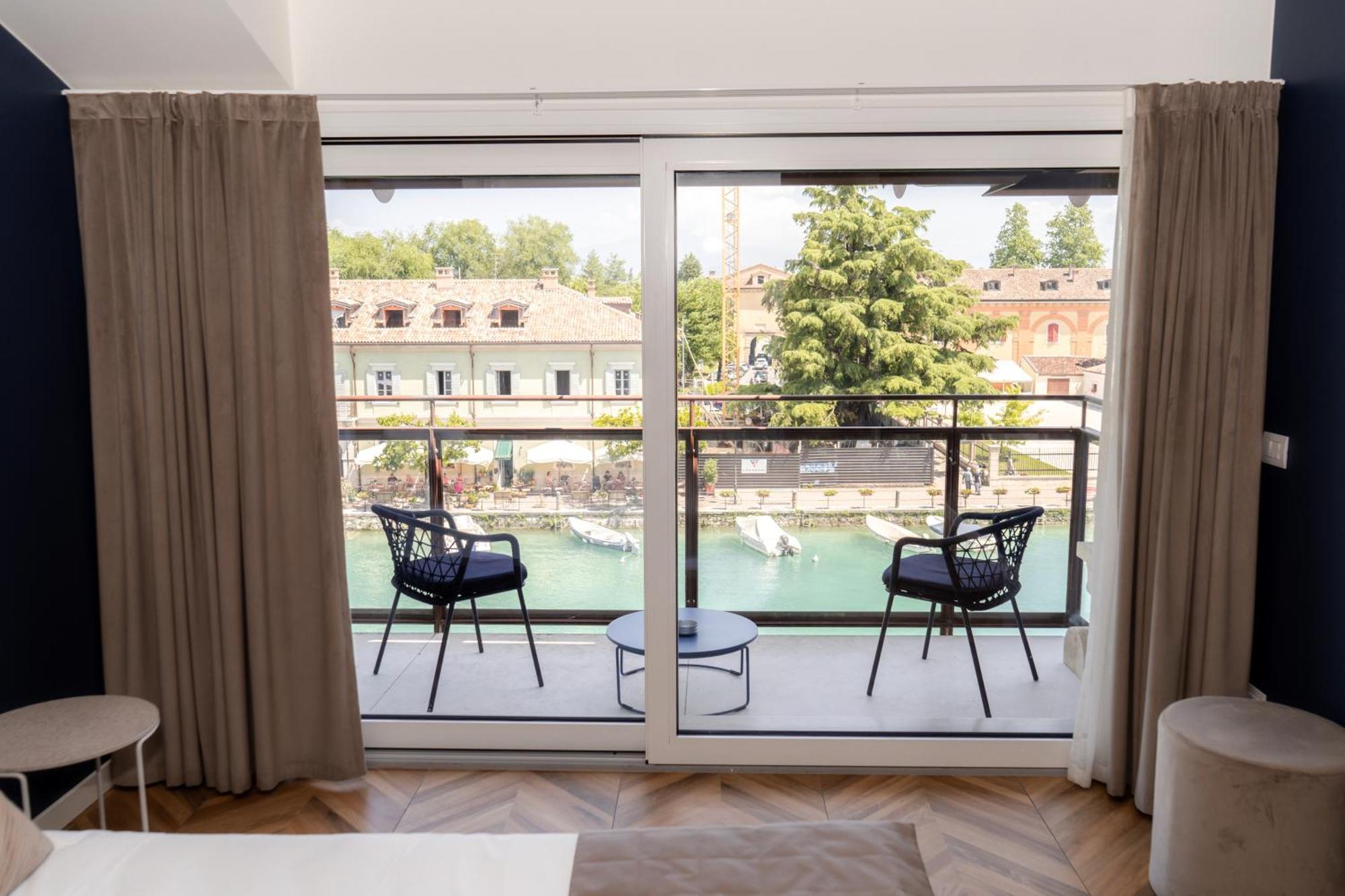 C House Rooms Lake Пескьера-дель-Гарда Экстерьер фото